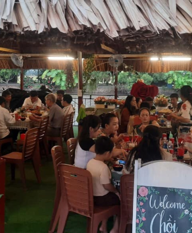 ĐẶT TIỆC LIÊN HOAN 